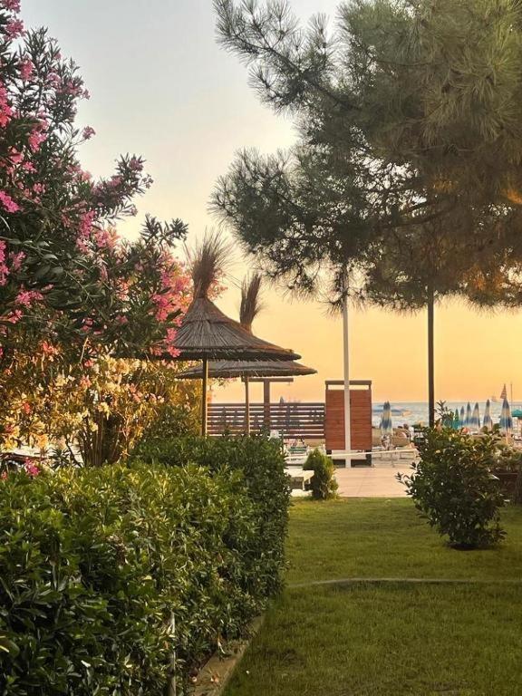 Rumar Hotel Durrës Exteriér fotografie